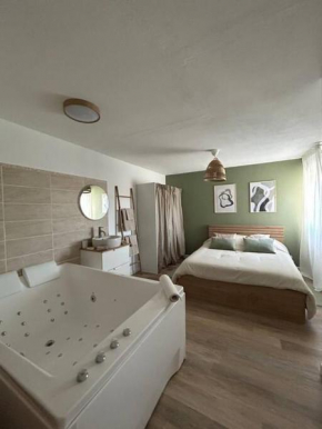 Romantique Room